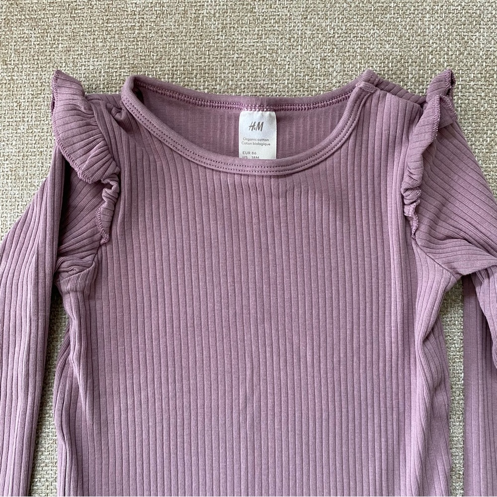 H&M Ribbed Ruffle Outfit - Picture 4 of 9
